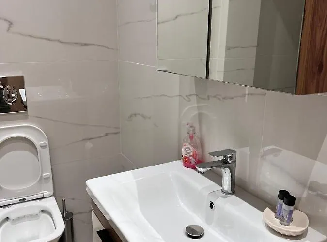 Kontis' Furnished * Λουτράκι