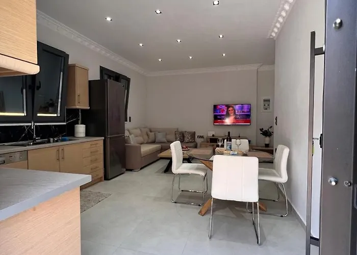 Kontis' Furnished Lägenhet